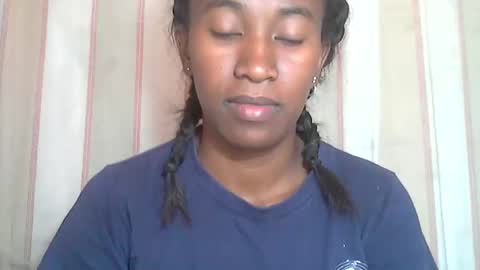 minouch211907 online show from 01-12-26, 08:41