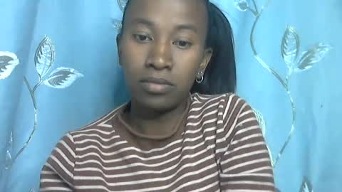 minouch211907 online show from 07-01-26, 06:07