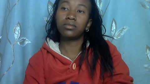 minouch211907 online show from 07-08-26, 03:11