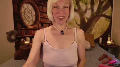 Snapshot of minxtessarae chatting on 07-18-26, 03:49 Tessa Rae online show from 07-18-26, 03:49
