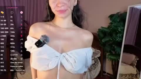 Snapshot of mioflare chatting on 06-19-26, 03:00 Mio online show from 06-19-26, 03:00