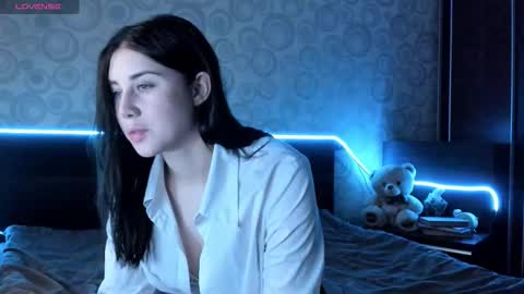 Hi Im Naomi online show from 12-18-25, 12:06