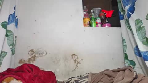 Snapshot of miora620846 chatting on 05-22-26, 04:52 miora620846 online show from 05-22-26, 04:52