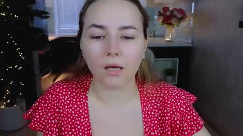 Snapshot of mira_mermayd chatting on 02-17-26, 08:11 Mira online show from 02-17-26, 08:11