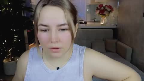 Snapshot of mira_mermayd chatting on 02-25-26, 01:26 Mira online show from 02-25-26, 01:26