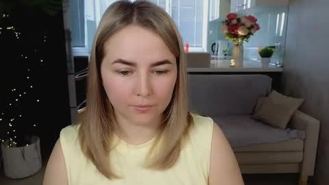 Snapshot of mira_mermayd chatting on 04-23-26, 02:02 Mira online show from 04-23-26, 02:02