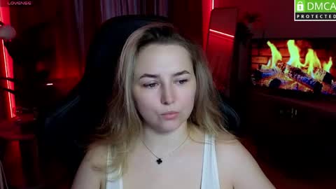 Snapshot of mira_mermayd chatting on 05-13-26, 08:12 Mira online show from 05-13-26, 08:12