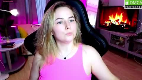Snapshot of mira_mermayd chatting on 06-03-26, 09:23 Mira online show from 06-03-26, 09:23