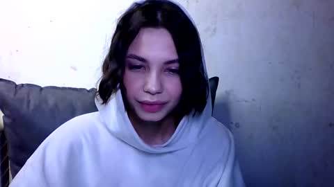 MiraLaPics online show from 03-29-26, 04:18