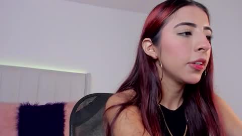 Snapshot of mirandaa_rogers chatting on 02-01-26, 02:48 Miranda Rogers online show from 02-01-26, 02:48