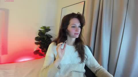 Snapshot of mirandaglow chatting on 03-20-26, 05:45 Miranda online show from 03-20-26, 05:45