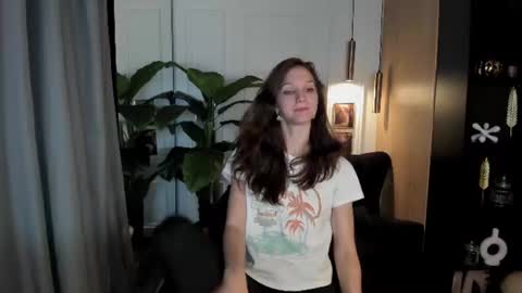 Snapshot of mirandaglow chatting on 06-28-26, 05:46 Miranda online show from 06-28-26, 05:46