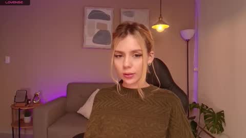 Snapshot of mirandashaw chatting on 02-10-25, 02:41 Miranda Shaw online show from 02-10-25, 02:41