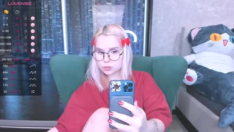 Kira online show from 01-17-25, 01:24