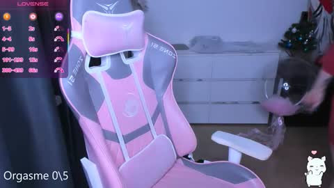 Snapshot of miray_kuriyama chatting on 02-15-26, 11:23 Kira online show from 02-15-26, 11:23