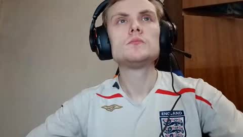 Snapshot of mirexvane chatting on 02-26-26, 04:11 Vlad online show from 02-26-26, 04:11