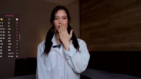 Sofia online show from 06-17-26, 05:14