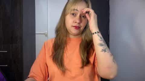 Snapshot of mirilinda chatting on 06-18-26, 12:00 mirilinda online show from 06-18-26, 12:00