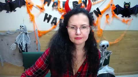 Miroslava Happi online show from 10-31-25, 07:53