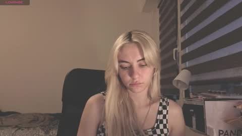 Snapshot of misa_0 chatting on 11-04-25, 03:22 misa_0 online show from 11-04-25, 03:22