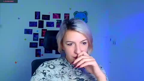 Mishelle online show from 11-29-25, 07:11