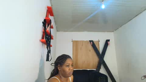 Snapshot of mishyfreaky chatting on 06-15-26, 09:39 Mishy online show from 06-15-26, 09:39