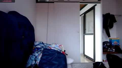 Snapshot of misnicol chatting on 04-11-26, 04:22 Nicol online show from 04-11-26, 04:22