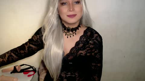 Snapshot of miss_4cuck_ chatting on 06-27-26, 12:22 miss_4cuck_ online show from 06-27-26, 12:22