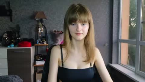 Snapshot of miss___alisa chatting on 06-17-26, 05:36 Alisa NONNUDE online show from 06-17-26, 05:36
