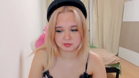 miss__selena online show from 12-19-24, 01:07