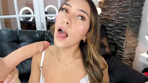 Zoe online show from 12-04-24, 07:01