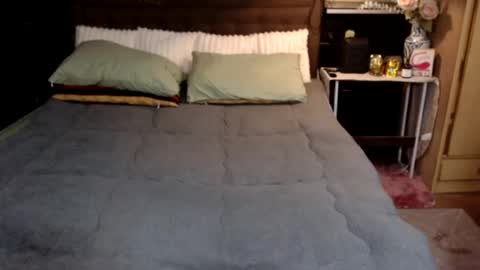 Snapshot of miss_angelic15 chatting on 06-27-26, 12:22 miss angelic15 online show from 06-27-26, 12:22