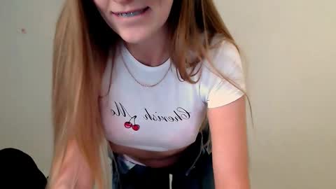 Angelina online show from 10-16-25, 06:14