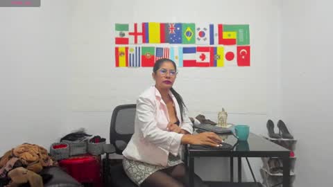 Snapshot of miss_clarepocahose chatting on 06-16-26, 12:46 Clare PocaHose online show from 06-16-26, 12:46