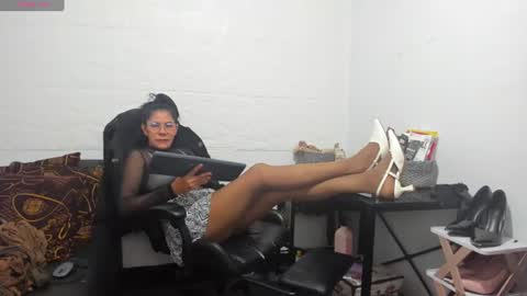 Snapshot of miss_clarepocahose chatting on 07-09-26, 01:42 Clare PocaHose online show from 07-09-26, 01:42