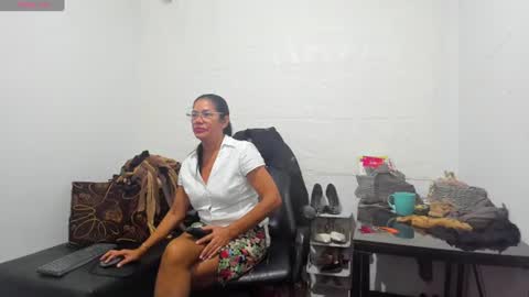 Snapshot of miss_clarepocahose chatting on 07-13-26, 11:35 Clare PocaHose online show from 07-13-26, 11:35