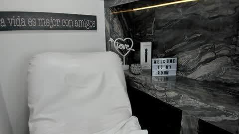 Danika online show from 02-05-25, 11:02