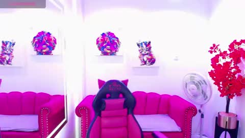 Snapshot of miss_dolly1 chatting on 07-04-26, 12:33 Melanie online show from 07-04-26, 12:33