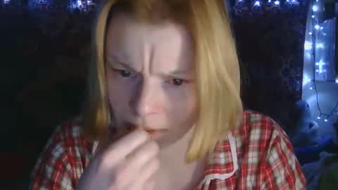 Snapshot of miss_elistia_ chatting on 02-02-26, 05:00 Elis online show from 02-02-26, 05:00