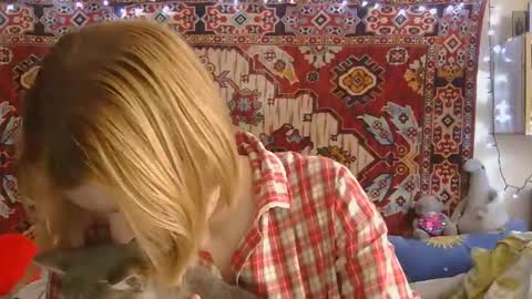 Snapshot of miss_elistia_ chatting on 02-19-26, 10:44 Elis online show from 02-19-26, 10:44