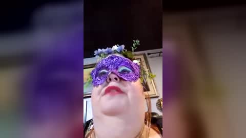 Snapshot of miss_ella_rose chatting on 06-19-26, 02:49 miss_ella_rose online show from 06-19-26, 02:49