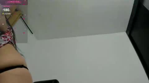 Snapshot of miss_eylens chatting on 02-19-25, 12:35 miss_eylens online show from 02-19-25, 12:35