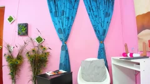 Monica Patricia online show from 02-08-25, 01:43