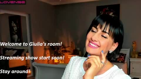 Miss Giulia online show from 04-19-26, 08:55