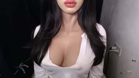 Lyn online show from 03-18-26, 03:04