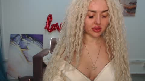 Snapshot of miss_kiten chatting on 02-08-25, 03:41 miss_kiten online show from 02-08-25, 03:41