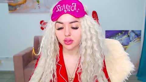 Snapshot of miss_kiten chatting on 02-18-25, 03:53 miss_kiten online show from 02-18-25, 03:53