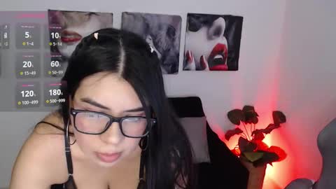 Laila online show from 03-22-26, 12:25