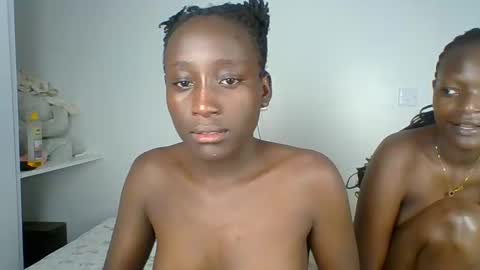 miss_lolah7 online show from 05-04-26, 12:01