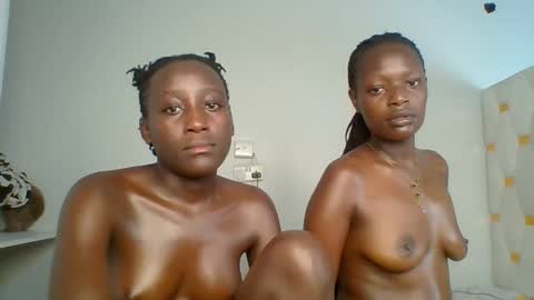 miss_lolah7 online show from 05-17-26, 12:52